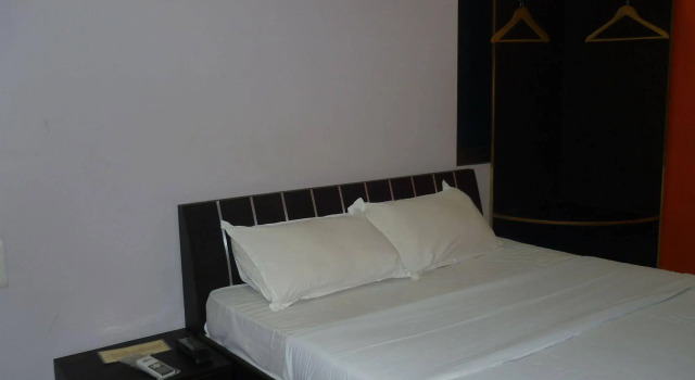HotelO THE MUMBAI INN, Забронировать Отель Отели Мумбай с завтраком, Завтраки