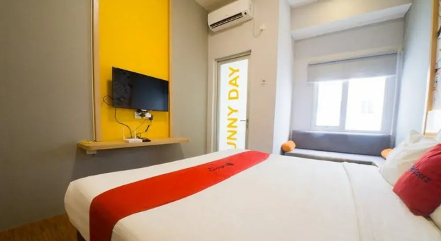 RedDoorz Apartment near Bundaran Satelit Surabaya 2, Book Apartment Hotels in Surabaya with Parking, Parking