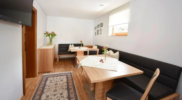Haus Nannaree, Book Hotel Hotels in Vorarlberg with Parking, Parking