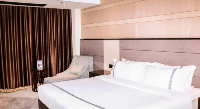 Borrman Hotel Maoming Avenue Donghui City, Rezervasyon Otel Guangdong otoparklı oteller, Otopark