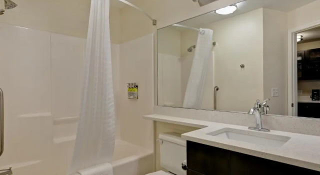 Двухместный люкс c 1 комнатой Candlewood Suites Indianapolis - South by IHG