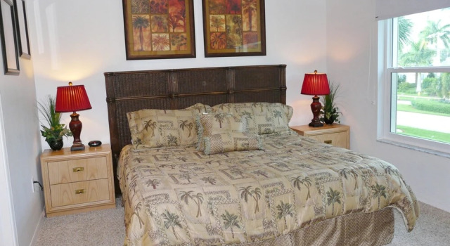 Peaceful Condo With Pool Across From South Beach, Забронировать Отель Отели в центре Марко-Айленд, в центре