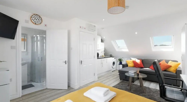 City Apartment - Sleeps 4 & Free Parking