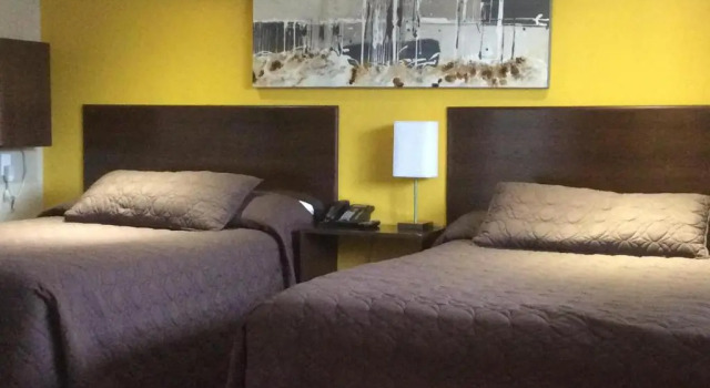 Четырёхместный номер Deluxe Miami Motel