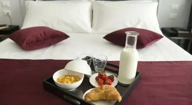 Трёхместный люкс Deluxe с балконом Unicum Roma Suites