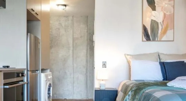 Cozy Studio - Private Balcony, Bath and Tub