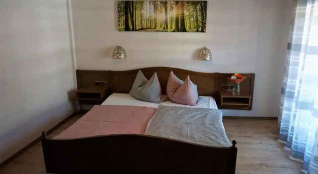 Gasthof Zum Löwen, Забронировать Отель Меспельбрунн Шпессарт