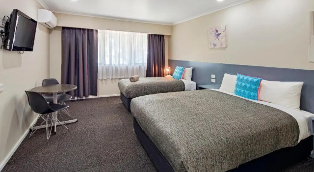 Трёхместный номер Standard Central Deborah Motel