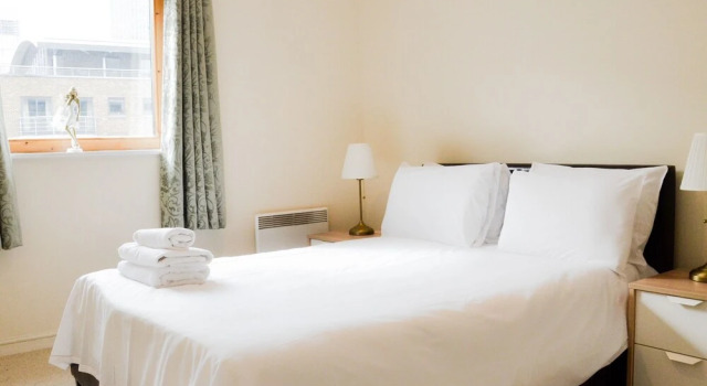 OYO Home Docklands 2 Bedroom Apartment, Забронировать Апартаменты/квартира Лондон Большой Лондон, рядом с Парк и ферма «Мадшут»