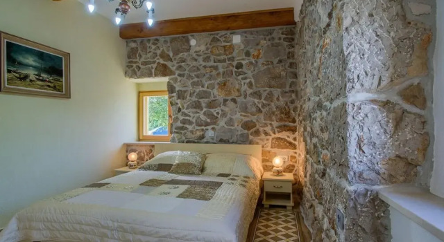 Beautiful Home in Garica With Wifi and 4 Bedrooms, Prenota Hotel Garica 