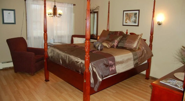 All Seasons Inn Corp, Buchen Sie Pension Oswego 