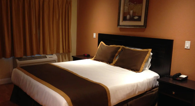 Monterey Surf Inn