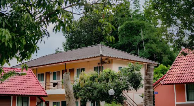 Rockwood house Resort and Thai massage, Забронировать Курортный отель Отели Khao Yai с парковкой, Парковка