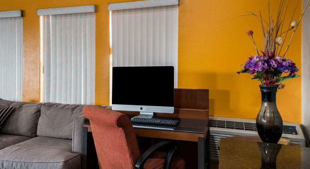 Express Inn & Suites San Antonio near SeaWorld - Medical Center, Забронировать Отель Сан-Антонио Bexar County, рядом с San Antonio Aquarium