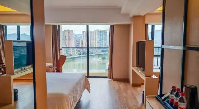 Двухместный люкс Vienna International Hotel (Lianzhou Shunying Plaza)