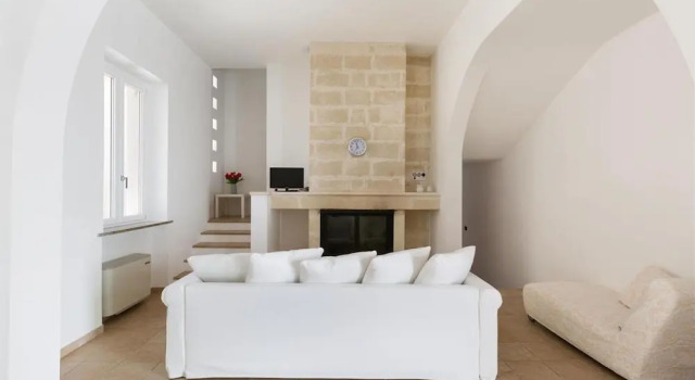 1609 Villa Emary in San Vito dei Normanni, Book Villa Hotels in Murgia with Parking, Parking