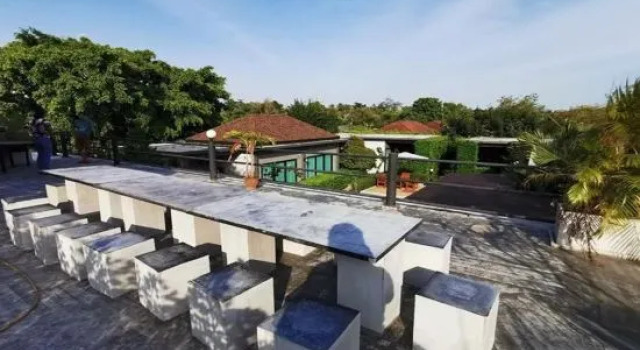 Двухместный номер Standard с балконом и с видом на бассейн BaanMee Phuket near Chalong Pier