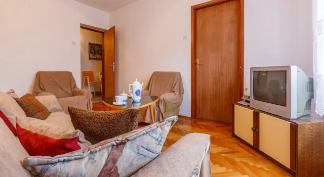 House Drazenka, Забронировать Отель Отели Приморско-Горанской жупания с парковкой, Парковка