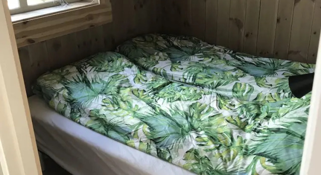 Коттедж Business с балконом Villa Fjara sleeps 22 in 6 bedrooms