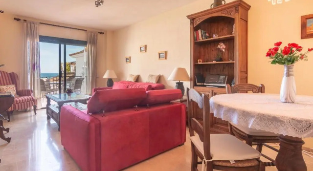 2233-Lovely 2 bedrooms on the beach, pool and port