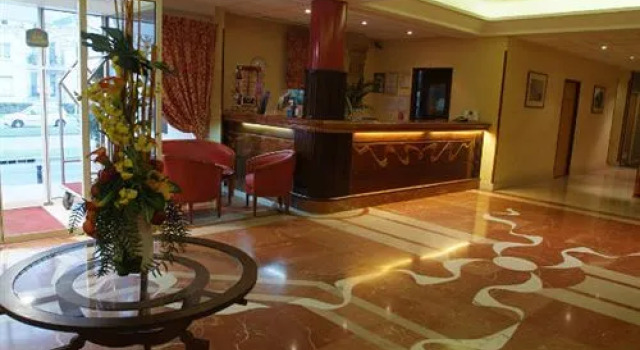 Villa Bellagio Marne la Vallée, Забронировать Вилла Отели в центре Бюсси-Сен-Жорж, в центре