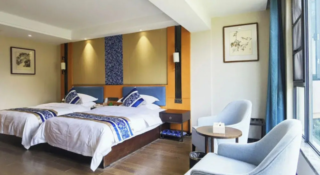 Guizhou Fenglin Yueshan Hotel, Book Hotel 3-stjernede hoteller i Qianxinan, 3*