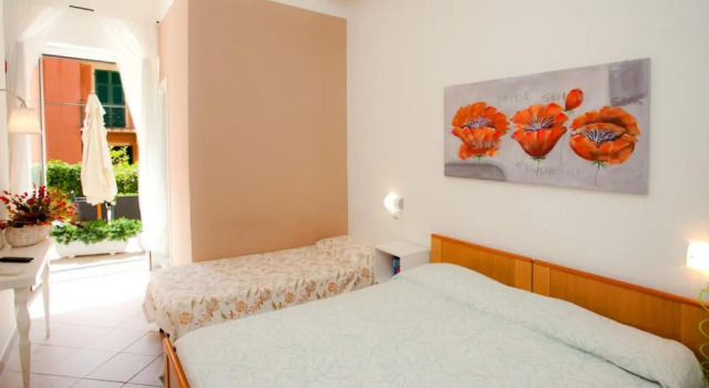 Трёхместный номер Standard Hotel Lydia