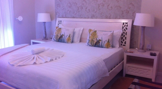 Deluxe Zimmer Khwee Sands Lodge