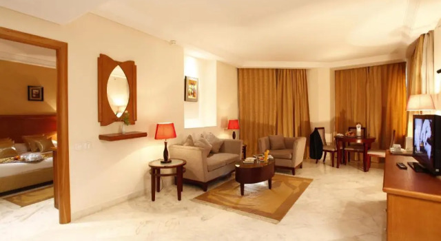 Полулюкс Tunis Grand Hotel