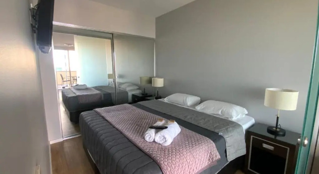Апартаменты Honeysuckle Executive Apartments