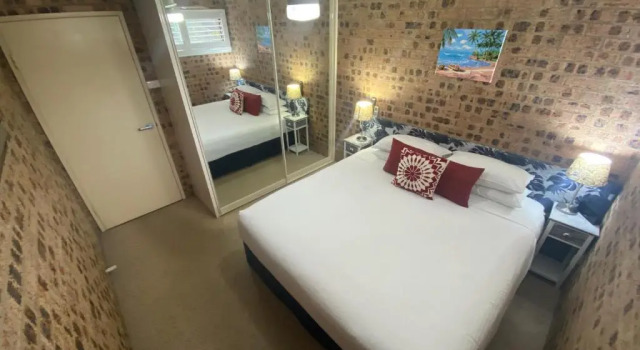 Четырёхместные апартаменты Дуплекс с 2 комнатами Avaleen Lodge Motor Inn