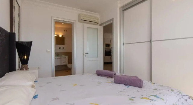 Bahia la Caleta 1 - Two Bed, Book Hotel Hotels in Tenerife with Parking, Parking