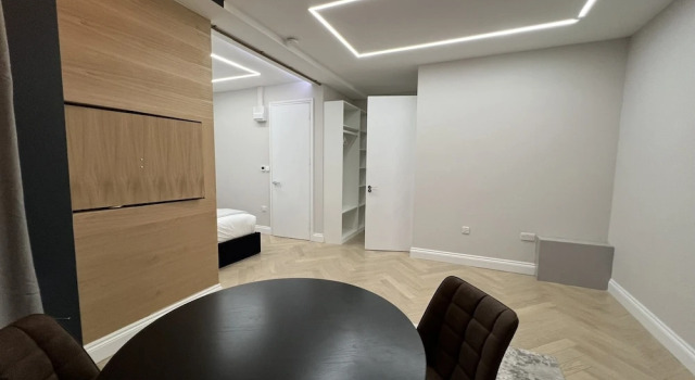 Студия Luxury London Studios and Suites