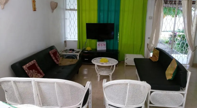 House With 3 Bedrooms in Trou-aux-biches, With Pool Access, Enclosed G