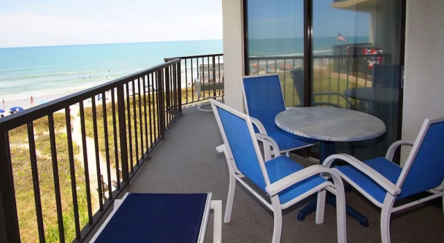 Crescent Sands of Crescent Beach H4 by RedAwning