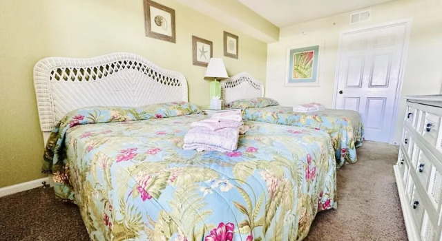 Ashworth 1303 3 Bedroom Condo by RedAwning, North Myrtle Beach, Забронировать Отель Отели Норт-Миртл-Бич с парковкой, рядом с Парк развлечений OD Pavilion, Парковка
