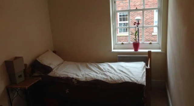 18 Worsley Court
