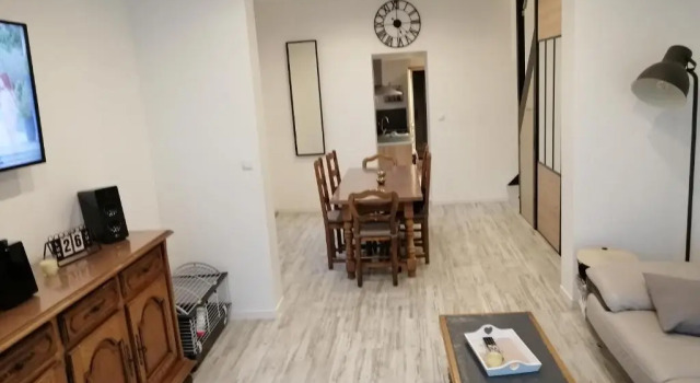 La maison du bonheur, Varaa Hotelli Calais 
