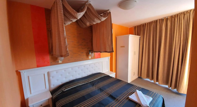 Family Hotel Paros, Забронировать Отель Поморие Burgas Coast