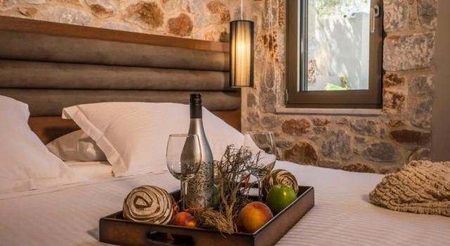 Superior Villa Aphrodite with Pool near Chania, Забронировать Вилла Отели Даратсос с парковкой, Парковка
