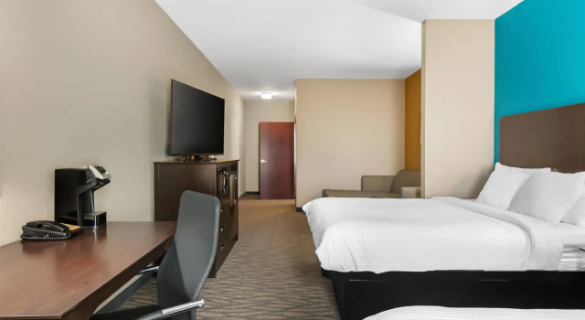 Четырёхместный люкс Best Western Plus Hiawatha Hotel