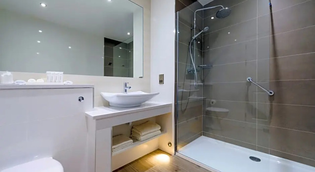 Номер Standard Scotts Hotel