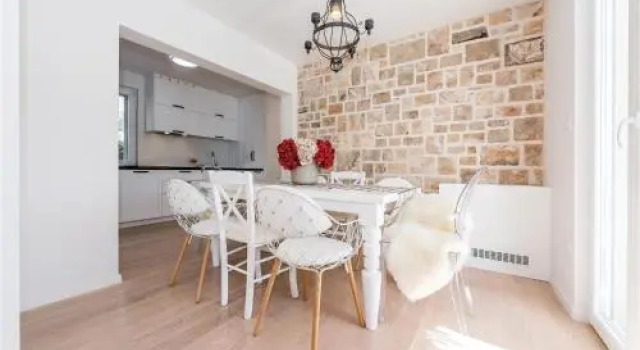 Four-Bedroom Holiday Home in Milna, Забронировать Отель Бизнес-отели Милна, рядом с Частный Пляж «Куча за одмор Белезза», 4* 5*