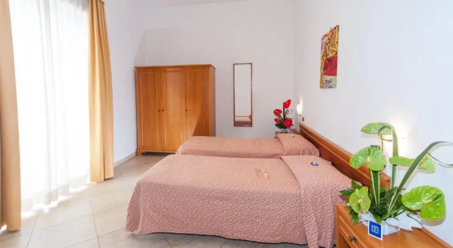 Четырёхместный номер Standard Joli Park Hotel - Caroli Hotels