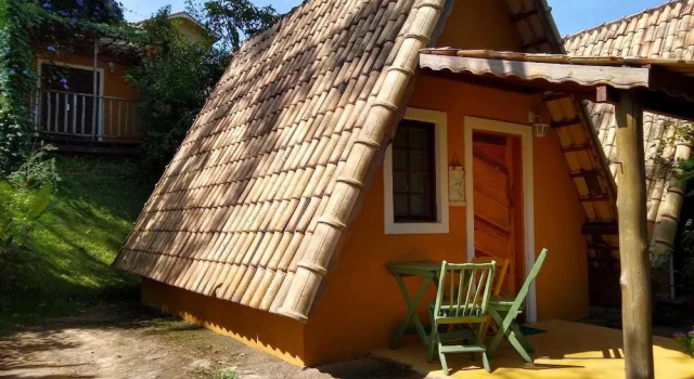 Трёхместный номер Standard с балконом Chalés Quinta do Cedro