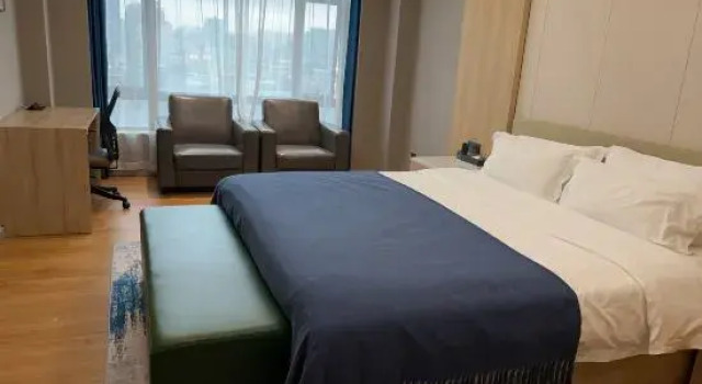 Люкс с 2 комнатами Yunduo S Hotel (Puning International Commodity City)
