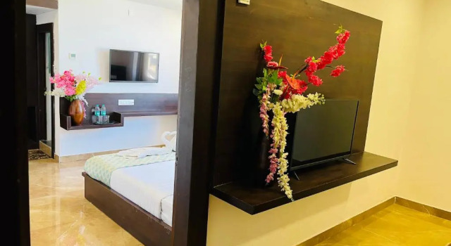 Полулюкс Hotel Elite By Signature Group