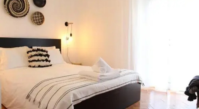 Bela Casa - Modern Designer Chic Central Coimbra, Забронировать Отель Отели Коимбры с парковкой, рядом с Новый кафедральный собор в Коимбре, Парковка