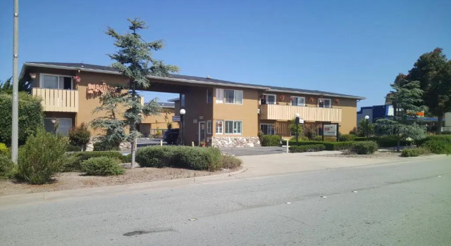Gateway Thunderbird Motel