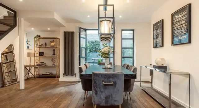 Luxurious & Central 3BD House - Chelsea, Varaa Hotelli 4 tähden hotellit kohteessa Merseyside, 4*